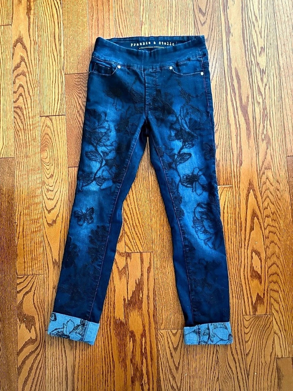Frankie & Stella Women's Embroidered Jeans